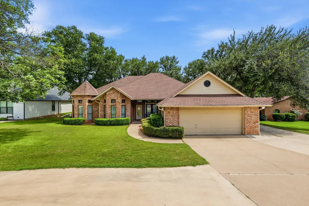 4111 Cimmaron Trail De Cordova, TX 76049