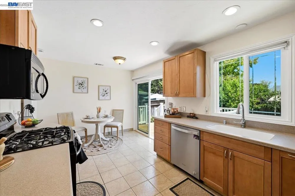 4231 Somerset Ave Castro Valley, CA 94546