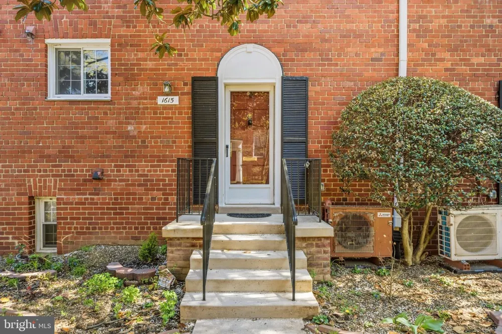 1615 MOUNT EAGLE PLACE Alexandria, VA 22302