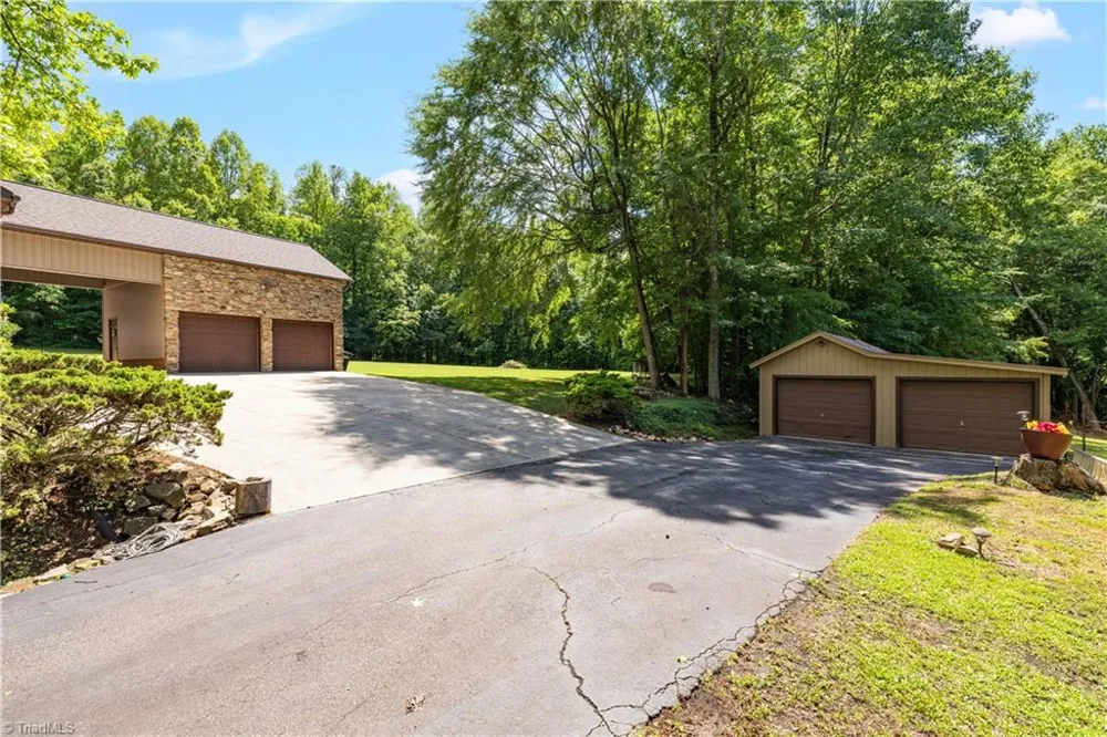 3505 Ivey Lane Trinity, NC 27370