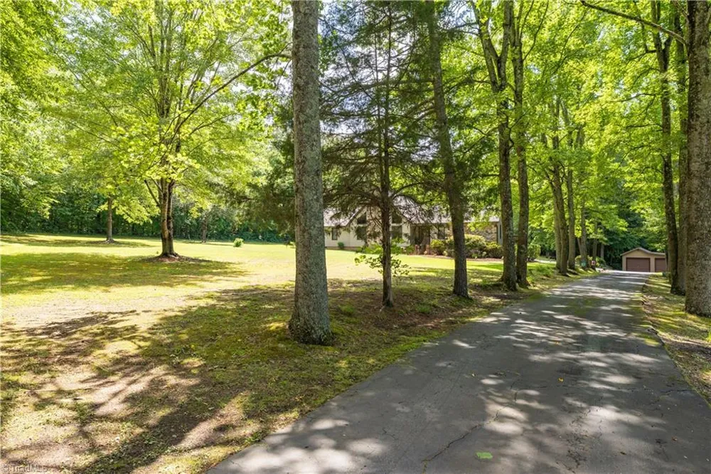 3505 Ivey Lane Trinity, NC 27370