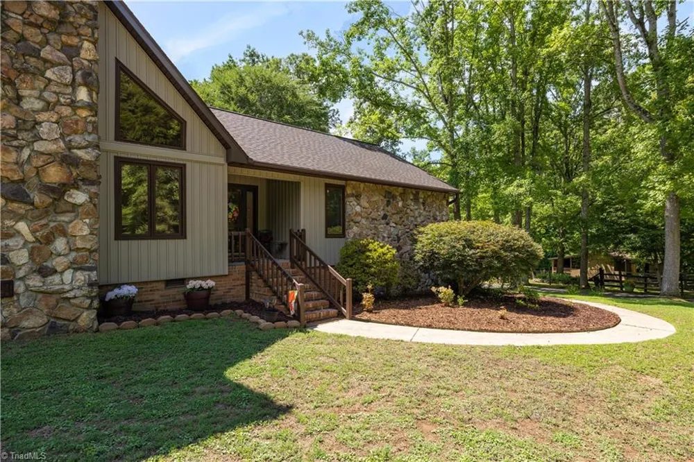 3505 Ivey Lane Trinity, NC 27370