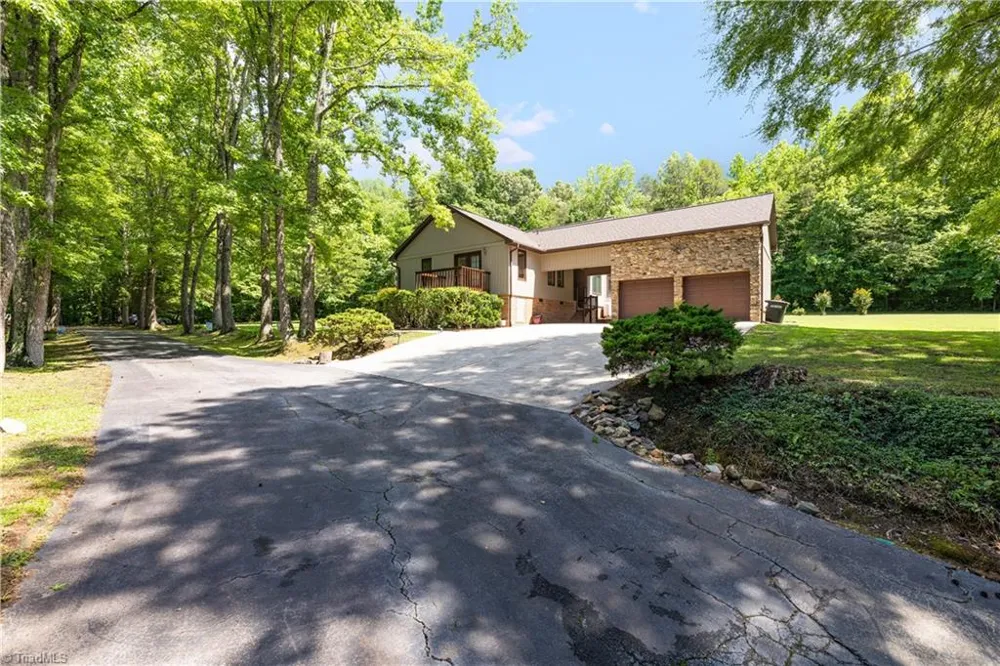 3505 Ivey Lane Trinity, NC 27370