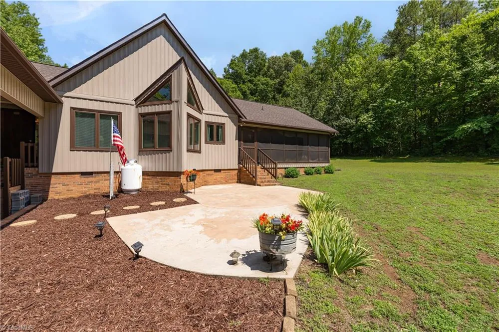 3505 Ivey Lane Trinity, NC 27370