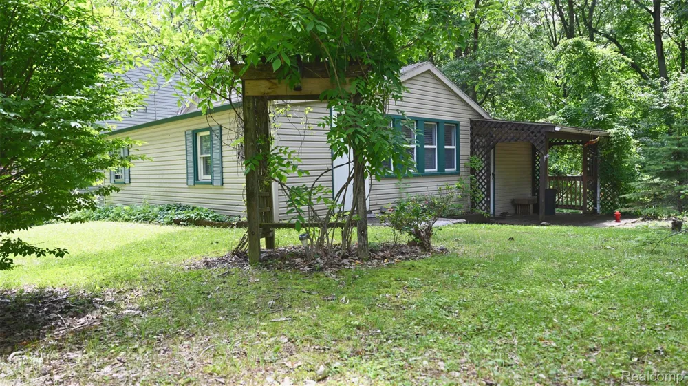 3057 Hillside Drive Milford Charter Township, MI 48380