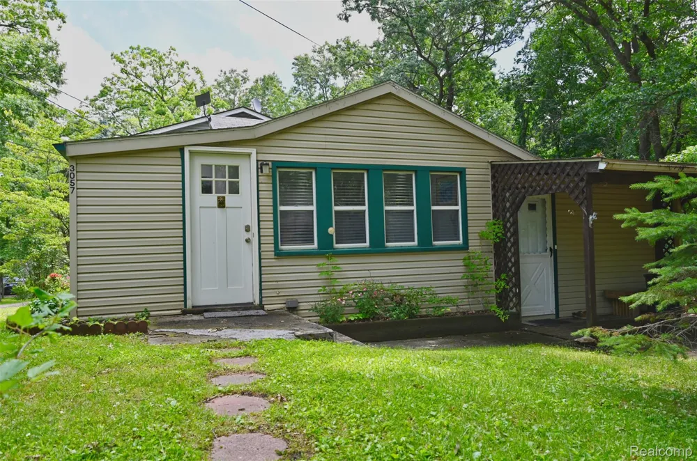 3057 Hillside Drive Milford Charter Township, MI 48380