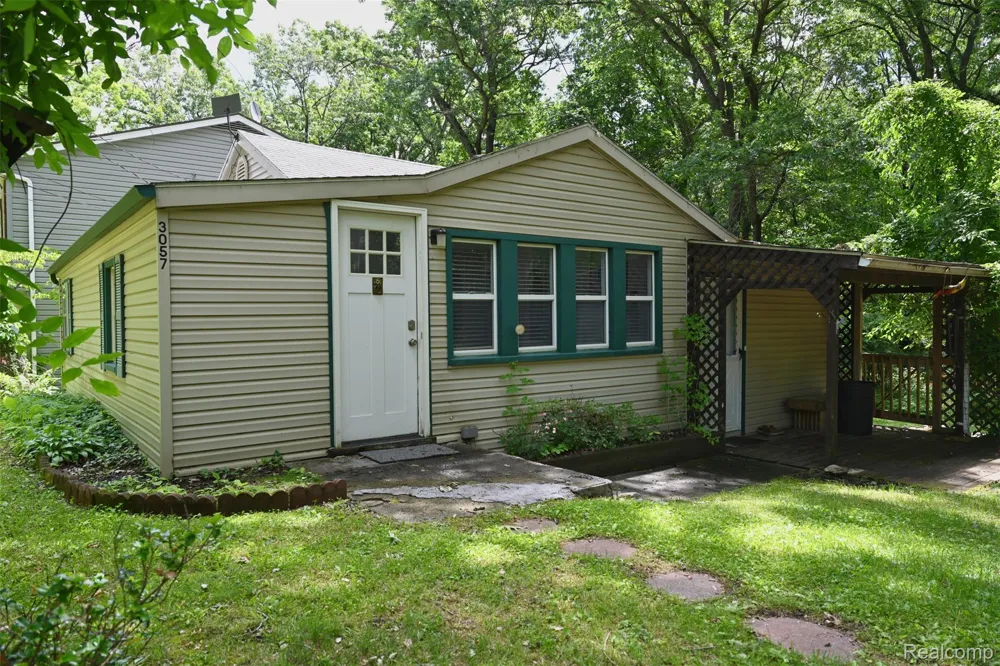 3057 Hillside Drive Milford Charter Township, MI 48380