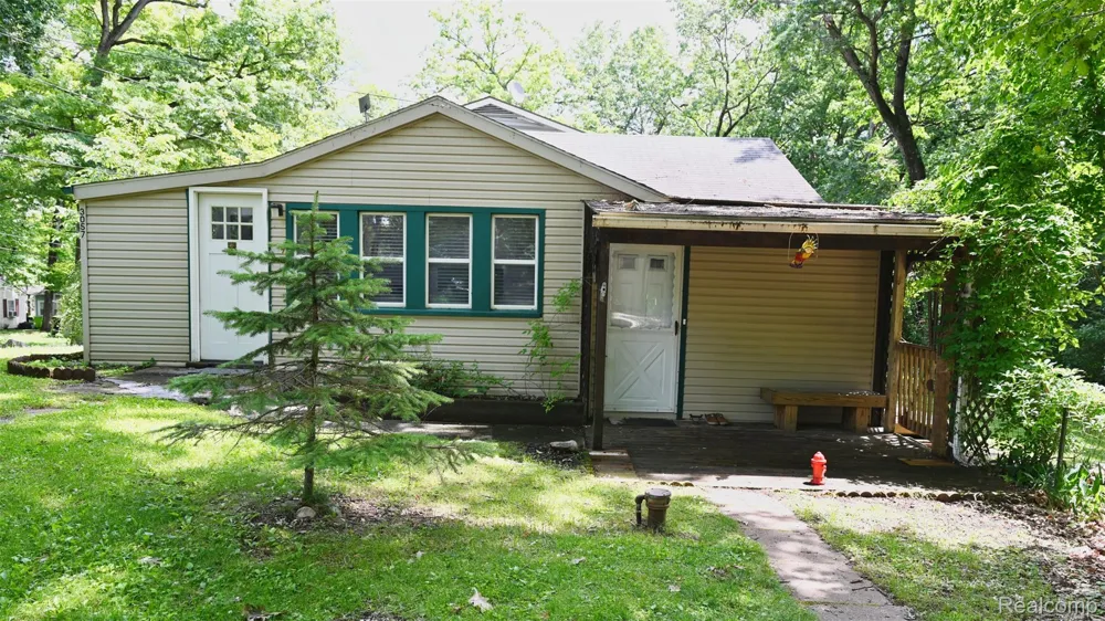 3057 Hillside Drive Milford Charter Township, MI 48380
