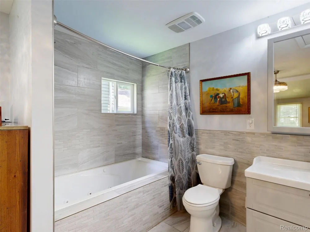 3057 Hillside Drive Milford Charter Township, MI 48380