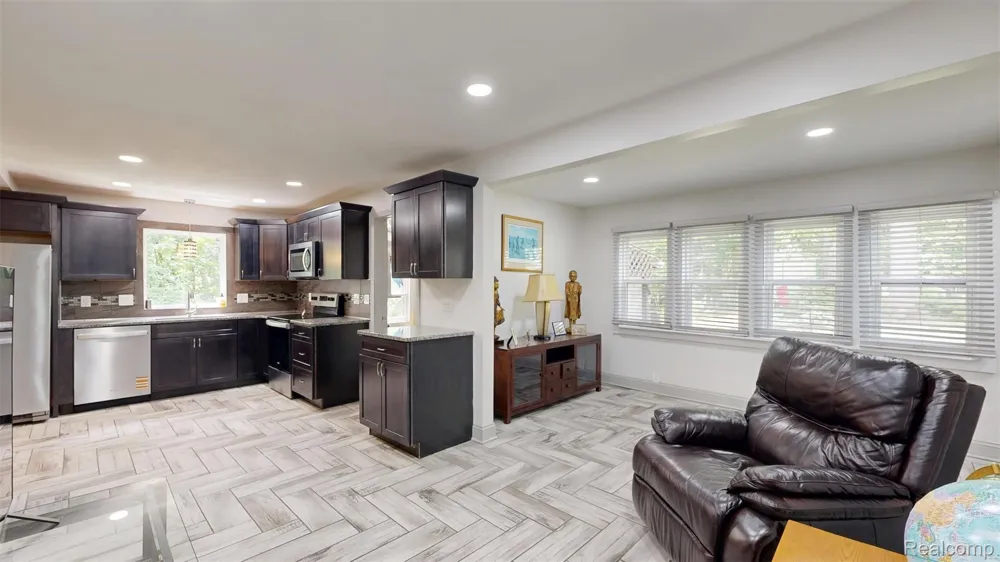 3057 Hillside Drive Milford Charter Township, MI 48380