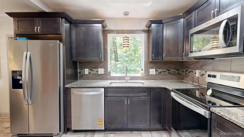 3057 Hillside Drive Milford Charter Township, MI 48380