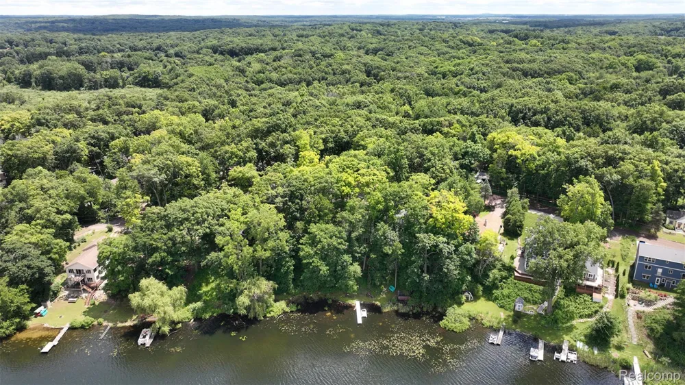 3057 Hillside Drive Milford Charter Township, MI 48380