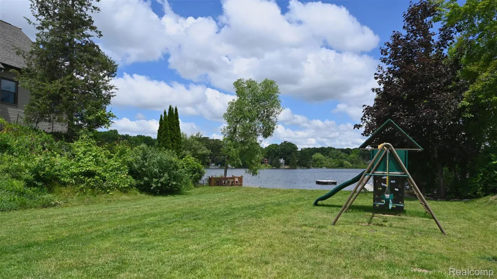 3057 Hillside Drive Milford Charter Township, MI 48380