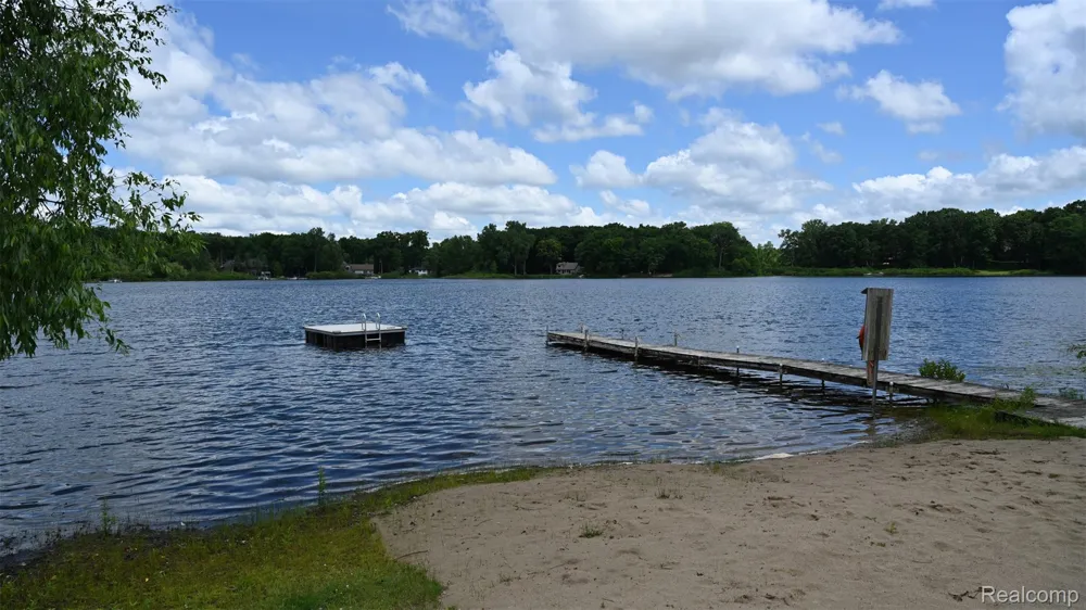 3057 Hillside Drive Milford Charter Township, MI 48380