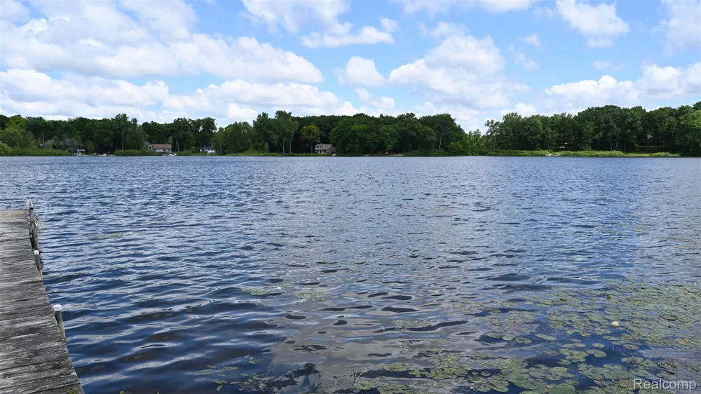 3057 Hillside Drive Milford Charter Township, MI 48380