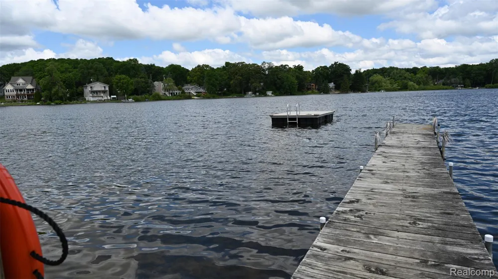 3057 Hillside Drive Milford Charter Township, MI 48380