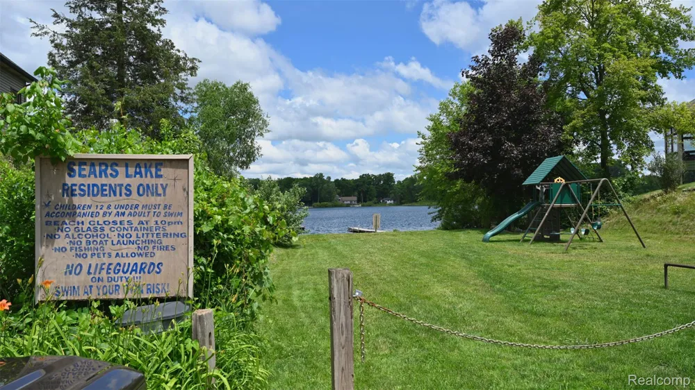 3057 Hillside Drive Milford Charter Township, MI 48380