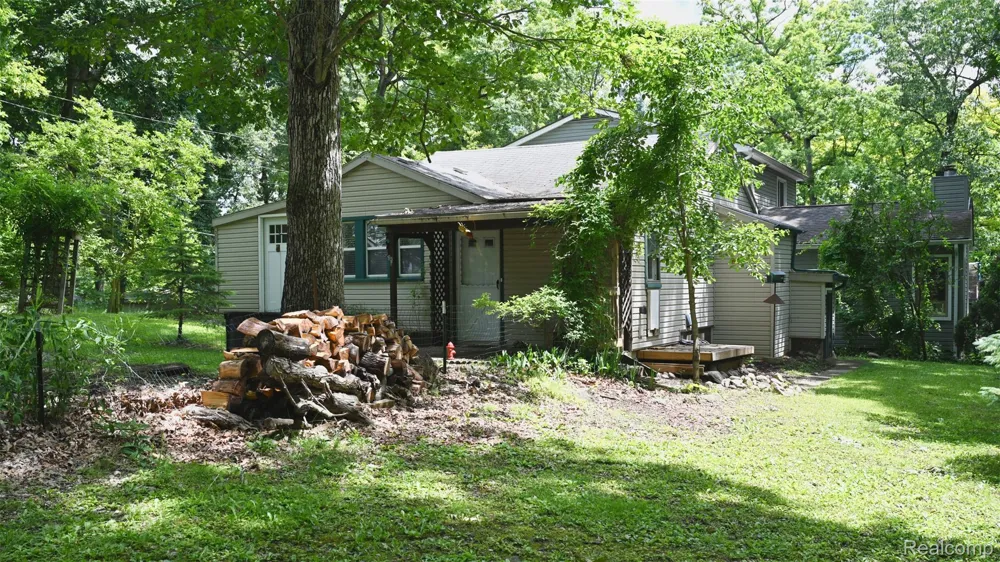 3057 Hillside Drive Milford Charter Township, MI 48380