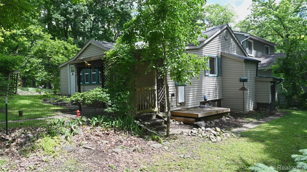 3057 Hillside Drive Milford Charter Township, MI 48380