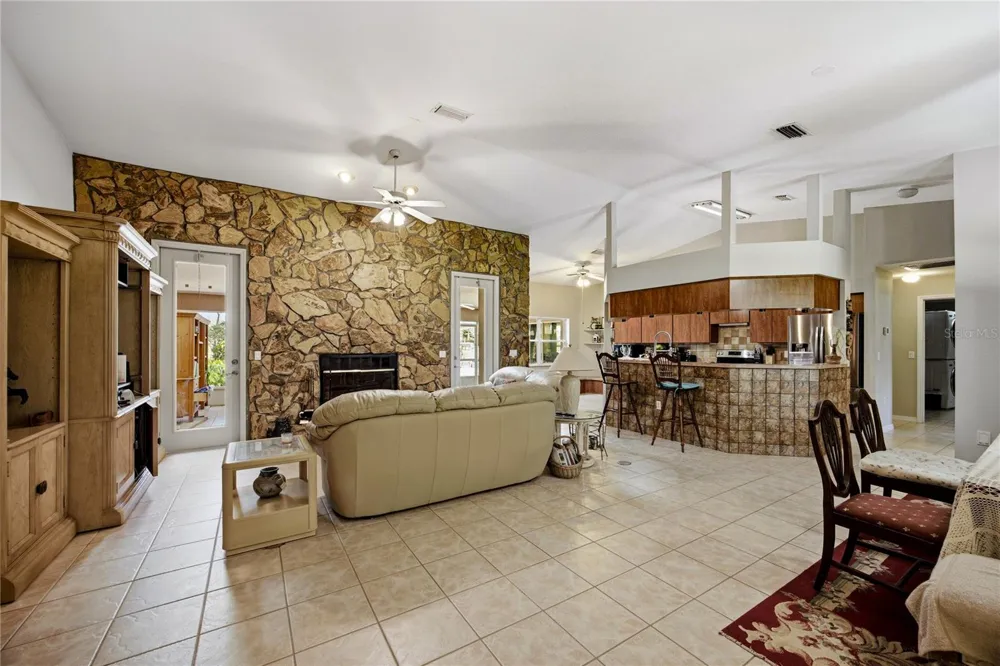 11751 SE 16TH LANE Morriston, FL 32668