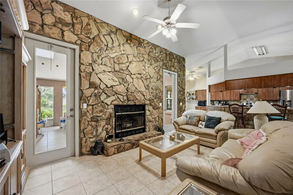 11751 SE 16TH LANE Morriston, FL 32668