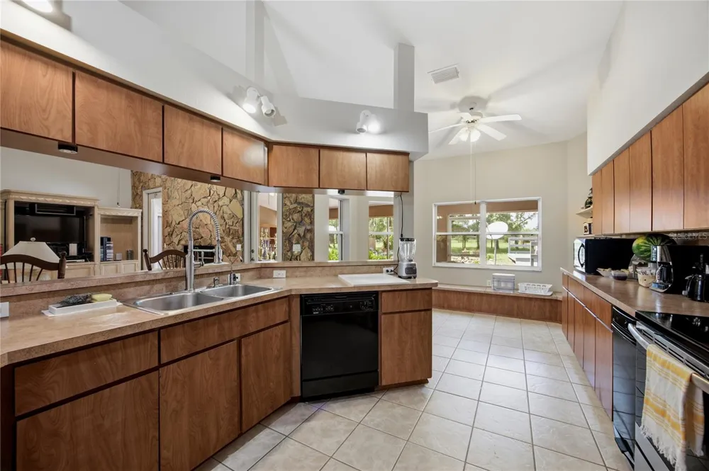 11751 SE 16TH LANE Morriston, FL 32668