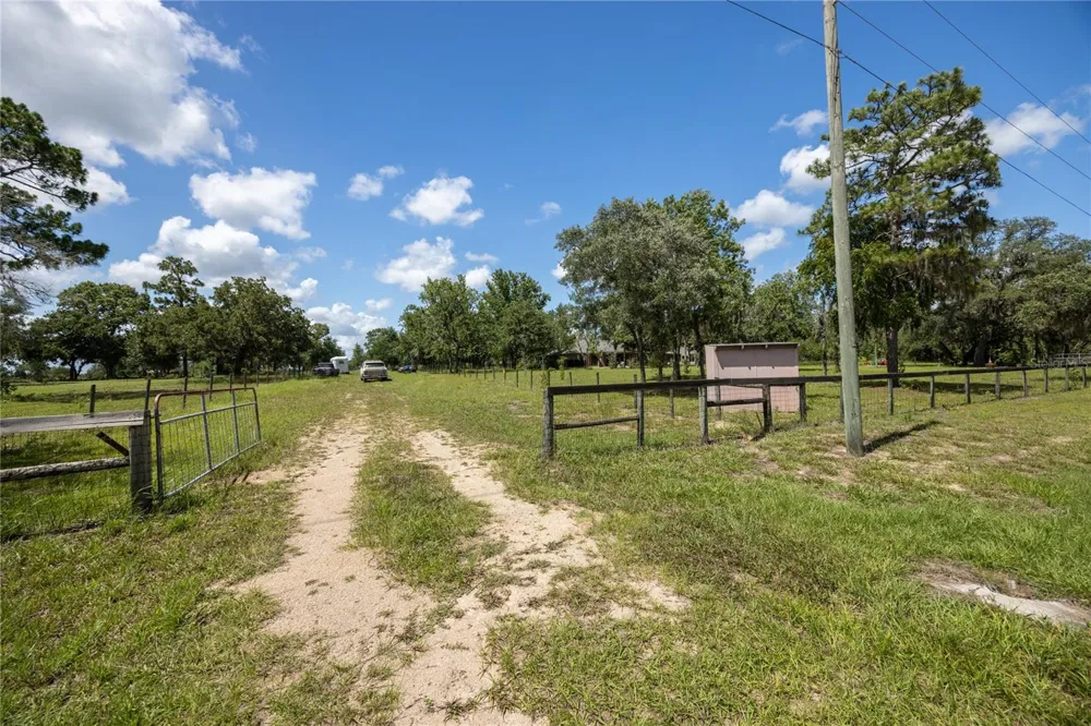 11751 SE 16TH LANE Morriston, FL 32668