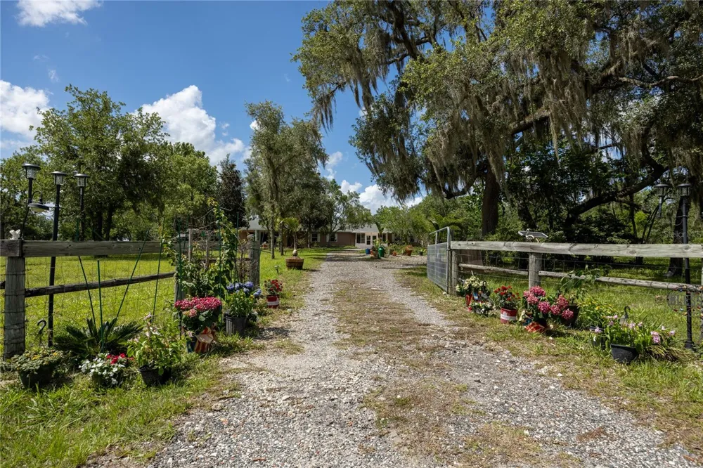 11751 SE 16TH LANE Morriston, FL 32668