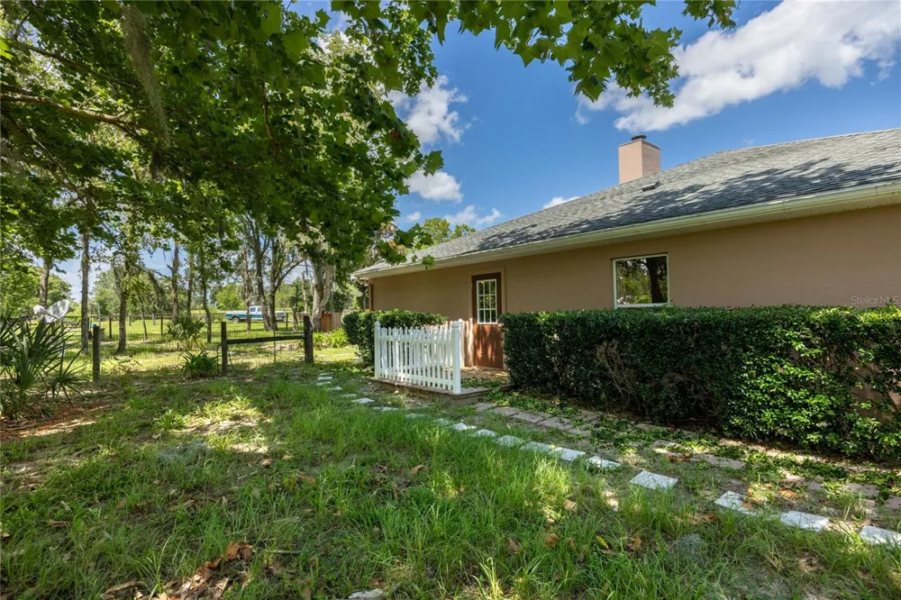 11751 SE 16TH LANE Morriston, FL 32668