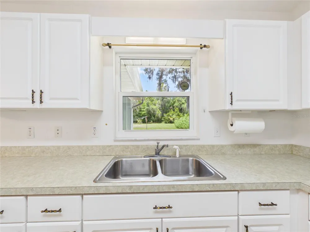 11236 RAIN POINT Inglis, FL 34449