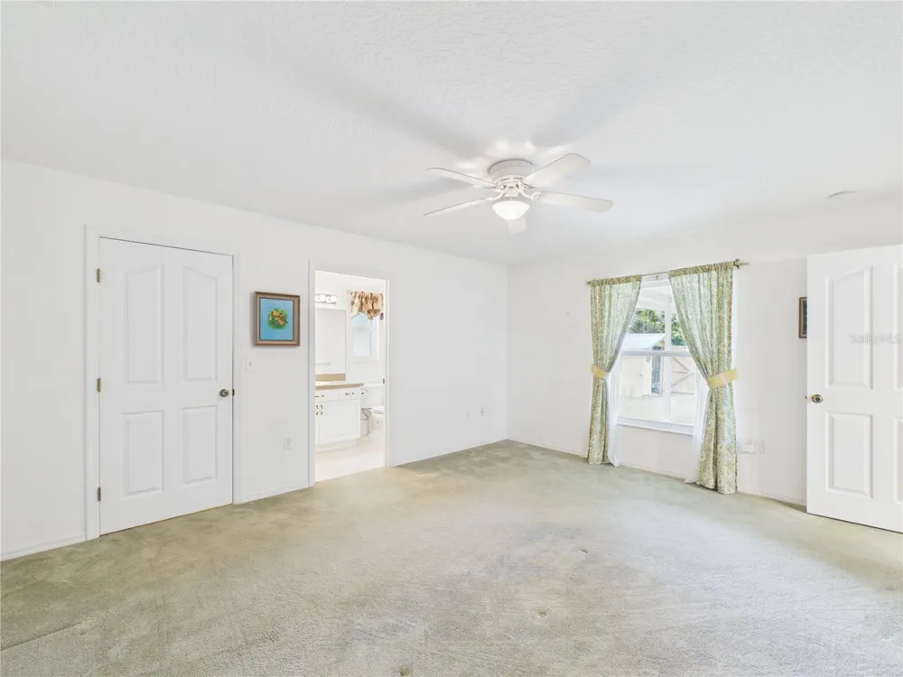 11236 RAIN POINT Inglis, FL 34449