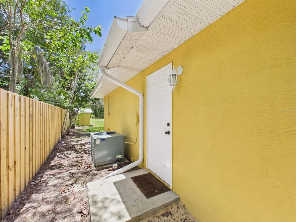 11236 RAIN POINT Inglis, FL 34449