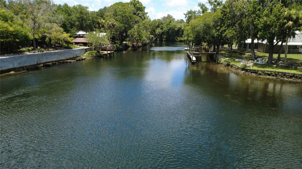 11236 RAIN POINT Inglis, FL 34449