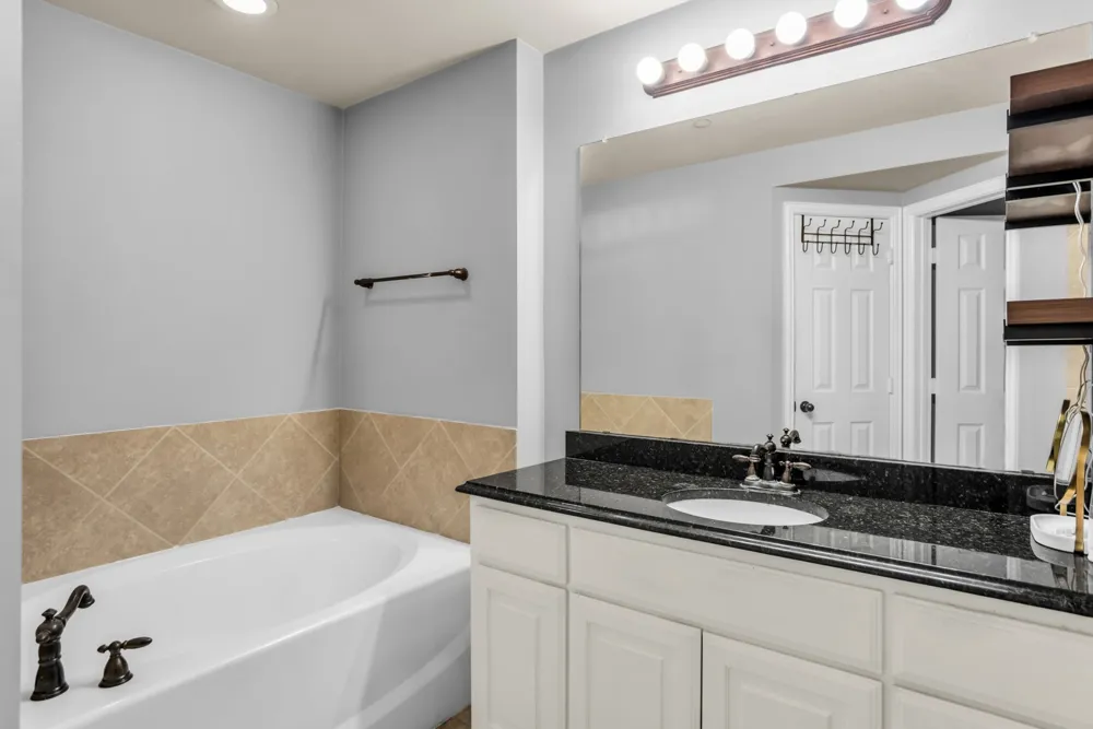 2700 Club Ridge Drive #1 Lewisville, TX 75067