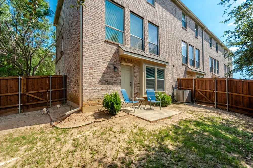 2700 Club Ridge Drive #1 Lewisville, TX 75067