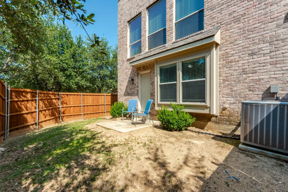 2700 Club Ridge Drive #1 Lewisville, TX 75067