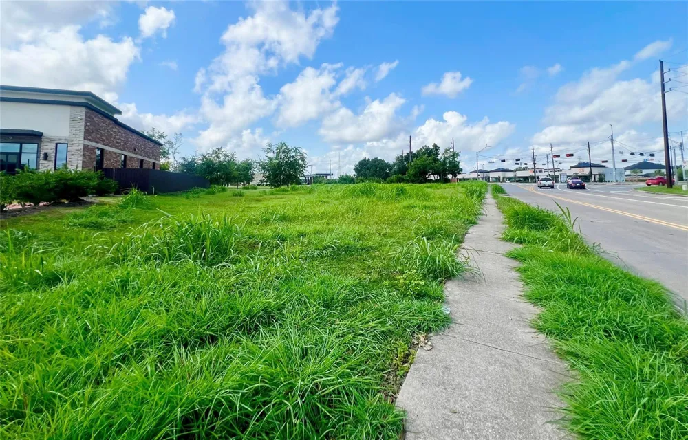 2023 5th Street Stafford, TX 77477