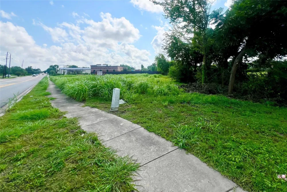 2023 5th Street Stafford, TX 77477