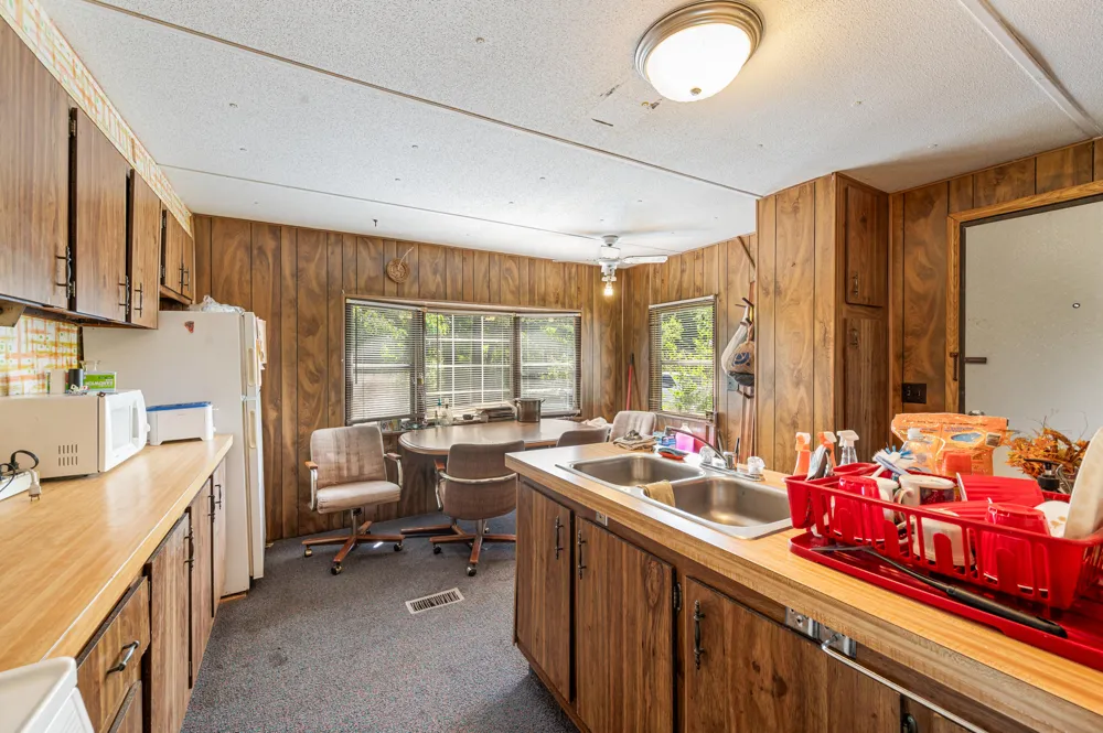 11592 80th Avenue Morton Township, MI 49332
