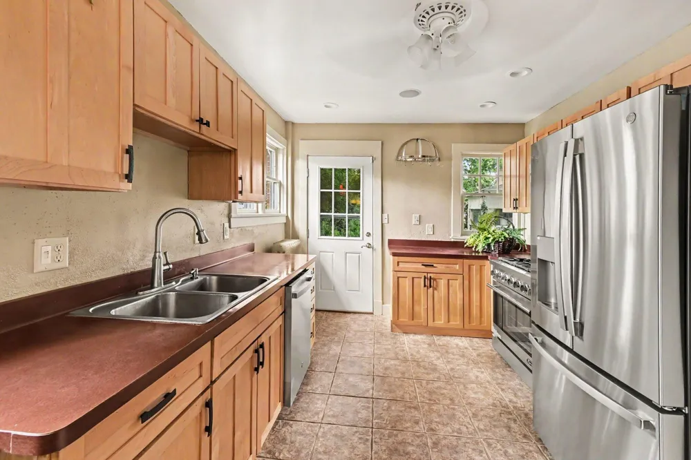 1504 Greenwood Avenue Jackson City, MI 49203