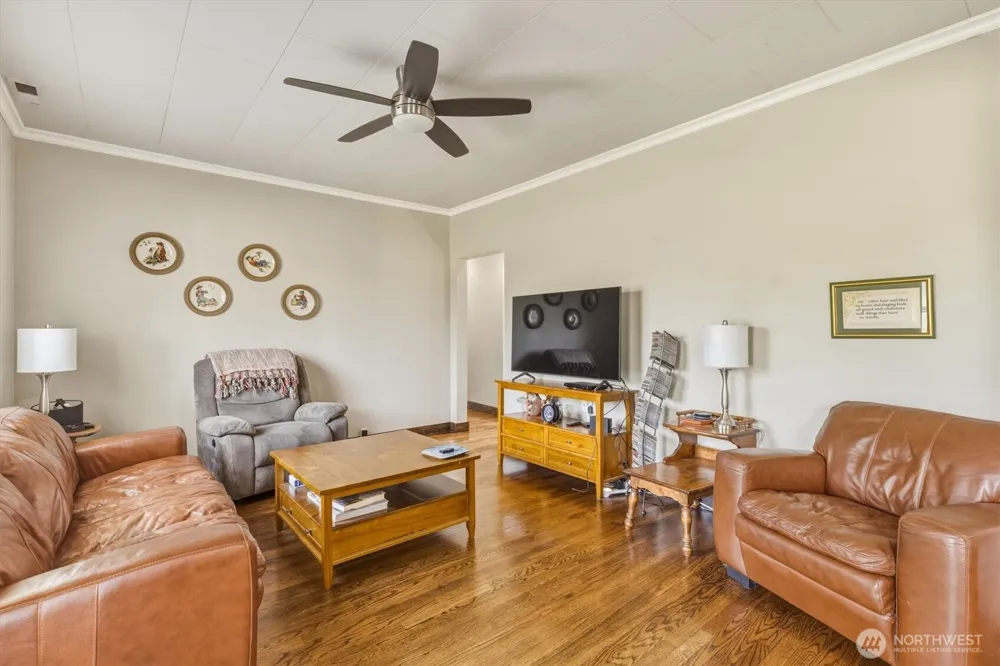2102 Mt Brynion Road Kelso, WA 98626