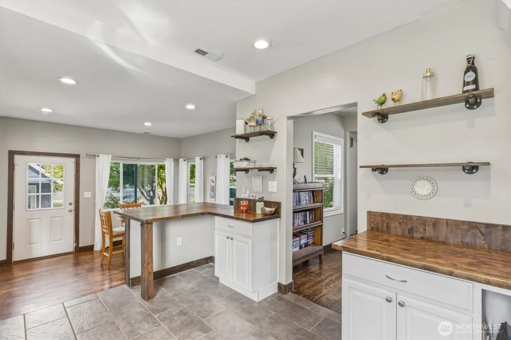 2102 Mt Brynion Road Kelso, WA 98626