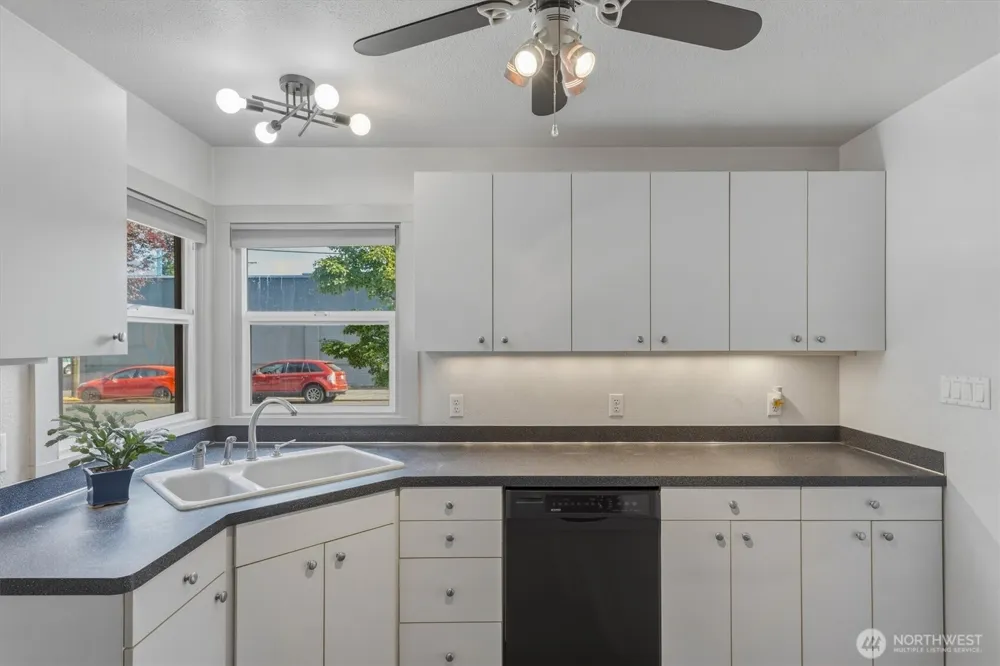 1447 9th Avenue Longview, WA 98632