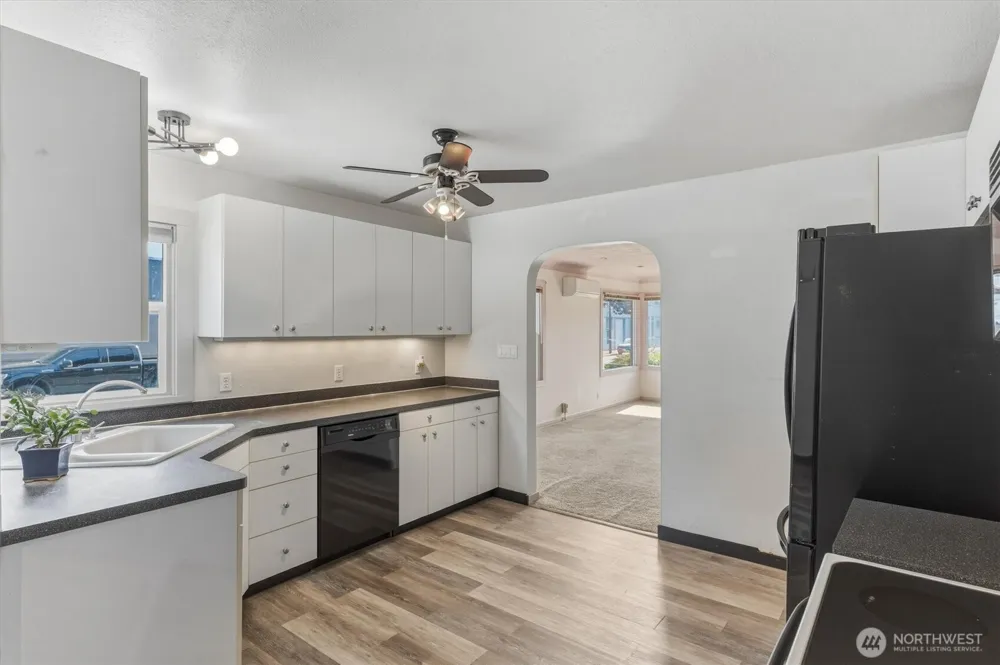 1447 9th Avenue Longview, WA 98632