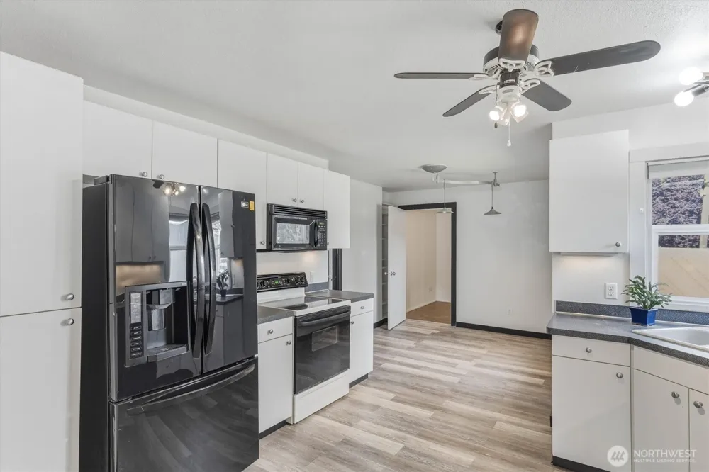 1447 9th Avenue Longview, WA 98632