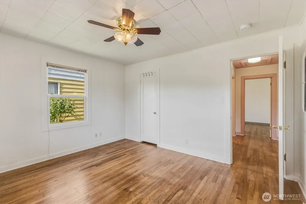 1447 9th Avenue Longview, WA 98632