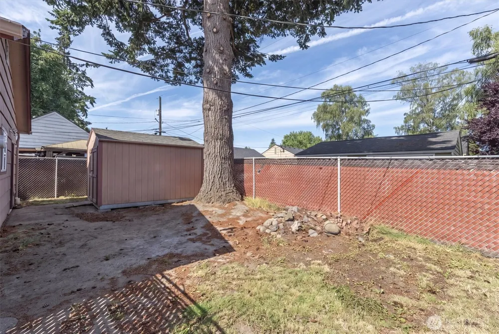 1447 9th Avenue Longview, WA 98632