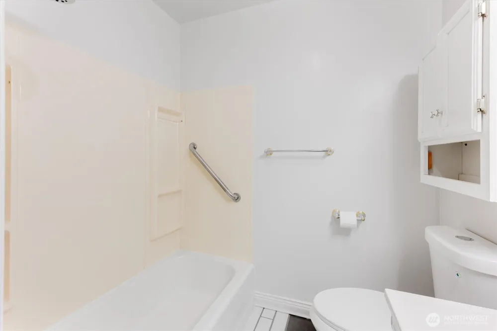 1447 9th Avenue Longview, WA 98632