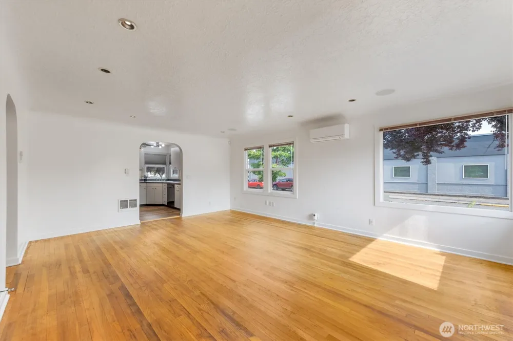 1447 9th Avenue Longview, WA 98632