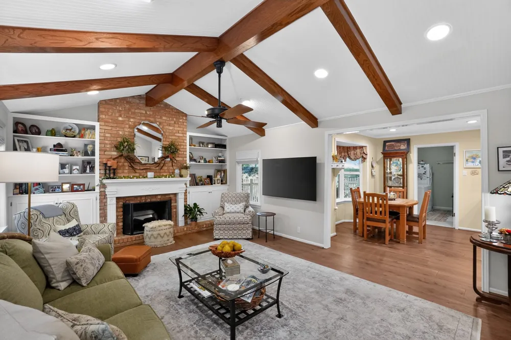 1622 Twin Island Drive Drive Lockhart, TX 78644